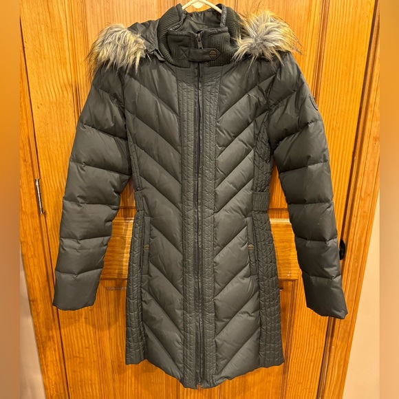 Larry Levine Women's Long Down Puffer Coat w/Side Tabs & Hood, XS, Army Green - Picture 1 of 16